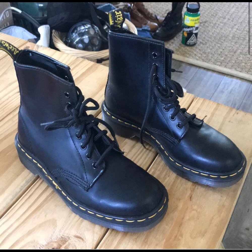 Dr. Martens (black)